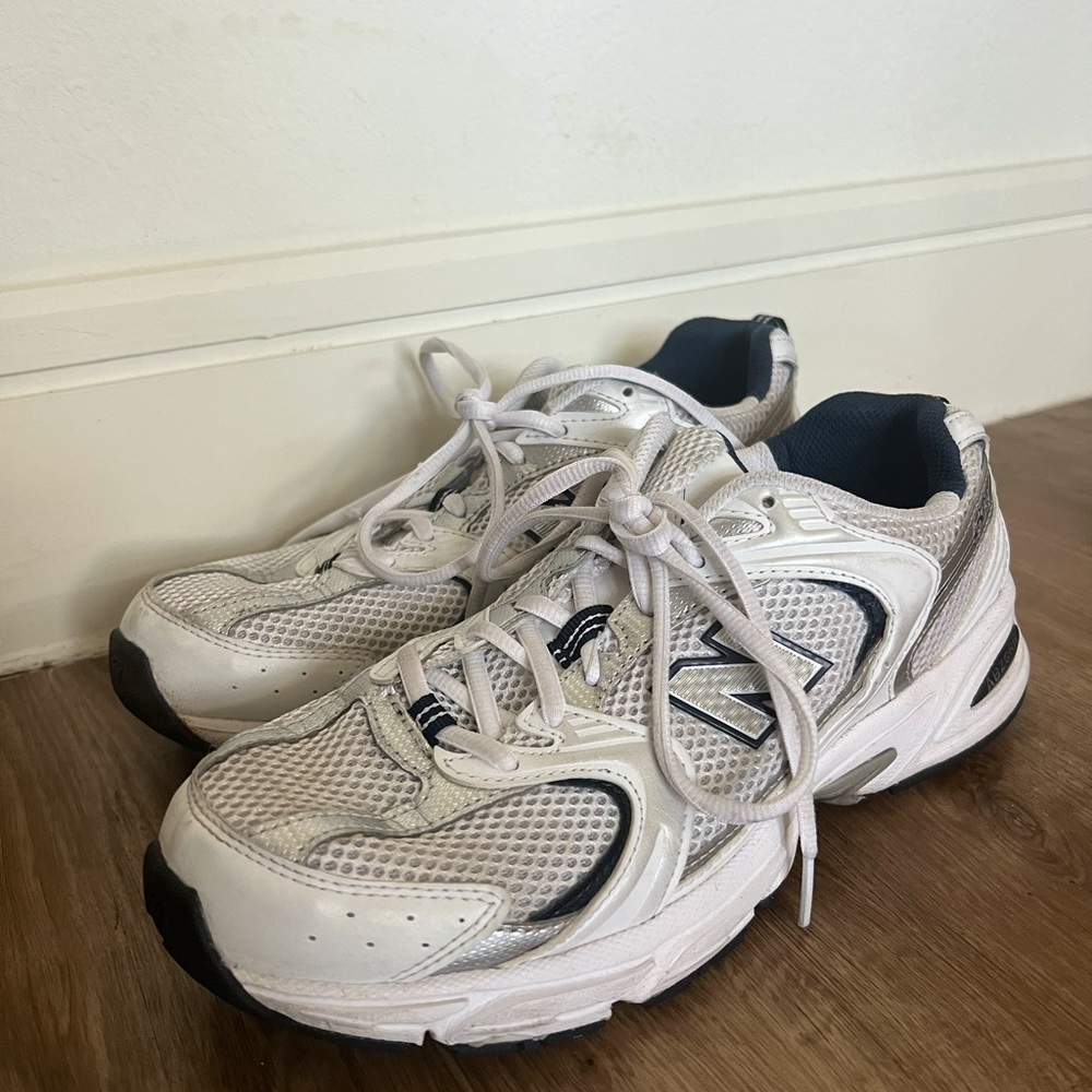 New Balance 530 Sneakers White & Navy. Size 9.5 Women ( Size 8 Men )